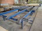 Bau-Tech Montagetisch inkl. Längsförderung, Fertigungsmaße: ca. 10 x 3 m, mit Kettenförderung Bau-Tech Montagetisch inkl. Längsförderung, Fertigungsmaße: ca. 10 x 3 m, mit Kettenförderung