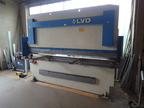 LVD Abkantpresse mit Biegelänge 3000mm, Modell PPBL 135/30, Druckkraft: 135 to, inkl. Bombier-Vorrichtung, Anschlag und Schachtelwerkzeug LVD Abkantpresse mit Biegelänge 3000mm, Modell PPBL 135/30, Druckkraft: 135 to, inkl. Bombier-Vorrichtung, Anschlag und Schachtelwerkzeug