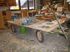 Plateau-Transportwagen 2achsig ca. 180 x 130 cm mit Luftbereifung Plateau-Transportwagen 2achsig ca. 180 x 130 cm mit Luftbereifung