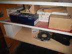 Schrank bestückt mit Schrauben- und Befestigungsmaterial Schrank bestückt mit Schrauben- und Befestigungsmaterial