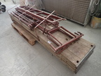 Ringer Fahrgerüst bestehend aus 4 Stk. Rollgerüst-Rahmen ca. 120 x 70 cm + 7 Stk. Belagsplatten, Aufstiegsleitern und 8 Stk. Gerüstrahmen, auch als Fassadengerüst verwendbar Ringer Fahrgerüst bestehend aus 4 Stk. Rollgerüst-Rahmen ca. 120 x 70 cm + 7 Stk. Belagsplatten, Aufstiegsleitern und 8 Stk. Gerüstrahmen, auch als Fassadengerüst verwendbar