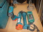 Makita Akkuschrauber + Makita Winkelbohrmaschine DA 612D + Makita Handleuchte + Ladegerät inkl. Koffer Makita Akkuschrauber + Makita Winkelbohrmaschine DA 612D + Makita Handleuchte + Ladegerät inkl. Koffer
