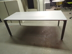 Besprechungstisch Steelcase, Rahmen Anthrazit, Fläche grau ca. 200 x 90 cm Besprechungstisch Steelcase, Rahmen Anthrazit, Fläche grau ca. 200 x 90 cm