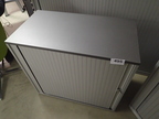 Steelcase Aktenschrankmodul, Silber-Anthrazit, mit Rollotüre, ca. B 80 x T 43 x H 72 cm, 2 Ordnerhöhen Steelcase Aktenschrankmodul, Silber-Anthrazit, mit Rollotüre, ca. B 80 x T 43 x H 72 cm, 2 Ordnerhöhen