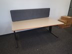 Schreibtisch mit Rückwand trapezförmig, L 180 cm, Breite rechts 100 cm, Breite links 80 cm, Rückwand abnehmbar Schreibtisch mit Rückwand trapezförmig, L 180 cm, Breite rechts 100 cm, Breite links 80 cm, Rückwand abnehmbar