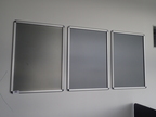 3 Stk. Plakathalterungen je B 65 x H 90 cm 3 Stk. Plakathalterungen je B 65 x H 90 cm