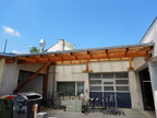 Flugdachkonstruktion in Holz samt Eindeckung ca. 800 x 500 cm, H: 350 cm - fallend ( Selbstabbau d.d.Käufer innerhalb von 4 Wochen ) Flugdachkonstruktion in Holz samt Eindeckung ca. 800 x 500 cm, H: 350 cm - fallend ( Selbstabbau d.d.Käufer innerhalb von 4 Wochen )