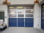 Guttomat - Deckensektionaltor in isolierter Ausführung mit Antriebsmotor und 1 Gehtüre ca. 3820 x 2980 mm, ca. BJ 2011 Guttomat - Deckensektionaltor in isolierter Ausführung mit Antriebsmotor und 1 Gehtüre ca. 3820 x 2980 mm, ca. BJ 2011