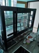 Vitrine mit Kühlung, Breite 88cm, Tiefe 70cm Vitrine mit Kühlung, Breite 88cm, Tiefe 70cm