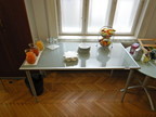 Glastisch, höhenverstellbar, ca. 155x78x90cm Glastisch, höhenverstellbar, ca. 155x78x90cm