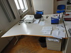 2 Stk. Svoboda Schreibtische - Doppelarbeitsplatz, jeweils ca. 200x100x73cm, inklusive 2 Stk. Rollcontainer (ca. 80x43x56 und 60x43x56) 2 Stk. Svoboda Schreibtische - Doppelarbeitsplatz, jeweils ca. 200x100x73cm, inklusive 2 Stk. Rollcontainer (ca. 80x43x56 und 60x43x56)