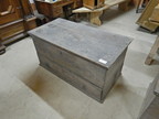 Truhe mit Lade, Weichholz, ohne Füße, ca. 128x63x62cm Truhe mit Lade, Weichholz, ohne Füße, ca. 128x63x62cm