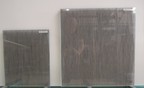 2 Glasplatten mit laminiertem Stoff, 540 x 510 x 10 mm und 400 x 330 x 10 mm 2 Glasplatten mit laminiertem Stoff, 540 x 510 x 10 mm und 400 x 330 x 10 mm