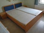 3 Stk. Einzelbetten je ca. 205x100cm 3 Stk. Einzelbetten je ca. 205x100cm