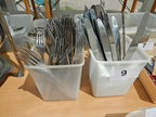 100teiliges Besteckset bestehend aus 50 Gabeln und 50 Messern 100teiliges Besteckset bestehend aus 50 Gabeln und 50 Messern