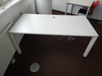 Schreibtisch ca. 160x80, weiß, Steelcase, ohne Rückwand Schreibtisch ca. 160x80, weiß, Steelcase, ohne Rückwand