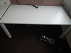 Schreibtisch ca. 160x80, weiß, Steelcase, ohne Rückwand Schreibtisch ca. 160x80, weiß, Steelcase, ohne Rückwand