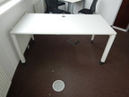 Schreibtisch ca. 160x80, weiß, Steelcase, ohne Rückwand Schreibtisch ca. 160x80, weiß, Steelcase, ohne Rückwand