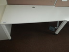 Schreibtisch ca. 160x80, weiß, Steelcase, ohne Rückwand Schreibtisch ca. 160x80, weiß, Steelcase, ohne Rückwand