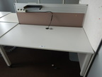 Schreibtisch ca. 160x80, weiß, Steelcase, mit Rückwand (ca. 68cm hoch) Schreibtisch ca. 160x80, weiß, Steelcase, mit Rückwand (ca. 68cm hoch)
