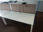 Schreibtisch ca. 160x80, weiß, Steelcase, mit Rückwand (ca. 68cm hoch) Schreibtisch ca. 160x80, weiß, Steelcase, mit Rückwand (ca. 68cm hoch)