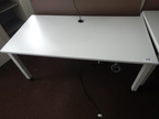 Schreibtisch ca. 160x80, weiß, Steelcase, ohne Rückwand Schreibtisch ca. 160x80, weiß, Steelcase, ohne Rückwand