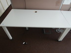 Schreibtisch ca. 160x80, weiß, Steelcase, mit Rückwand (ca. 68cm hoch) Schreibtisch ca. 160x80, weiß, Steelcase, mit Rückwand (ca. 68cm hoch)