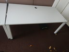 Schreibtisch ca. 160x80, weiß, Steelcase, ohne Rückwand Schreibtisch ca. 160x80, weiß, Steelcase, ohne Rückwand