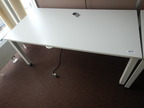 Schreibtisch ca. 160x80, weiß, Steelcase, ohne Rückwand Schreibtisch ca. 160x80, weiß, Steelcase, ohne Rückwand