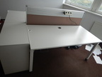 Schreibtisch ca. 160x80, weiß, Steelcase, mit Rückwand (ca. 68cm hoch) Schreibtisch ca. 160x80, weiß, Steelcase, mit Rückwand (ca. 68cm hoch)