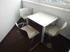 Besprechungstisch ca. 80x80cm mit 3 Stk. Freischwingern Besprechungstisch ca. 80x80cm mit 3 Stk. Freischwingern