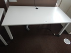 Schreibtisch ca. 160x80, weiß, Steelcase, ohne Rückwand Schreibtisch ca. 160x80, weiß, Steelcase, ohne Rückwand