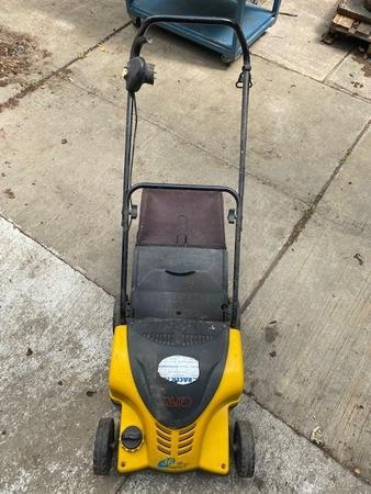 Alko Elektrovertikutierer 36 VE Comfort, mit Fangsack, 1100 Watt Alko Elektrovertikutierer 36 VE Comfort, mit Fangsack, 1100 Watt