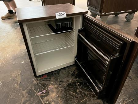 Minibar - Kühlschrank Fabr.Kreutzer , 230 V Minibar - Kühlschrank Fabr.Kreutzer , 230 V