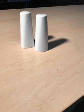 10 Stück 2-teilige Menagen Salz/Pfeffer 10 Stück 2-teilige Menagen Salz/Pfeffer