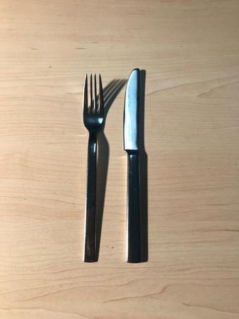 180 teiliges Besteckset , neuwertig 90 Stück Gabel / 90 Stück Messer 180 teiliges Besteckset , neuwertig 90 Stück Gabel / 90 Stück Messer