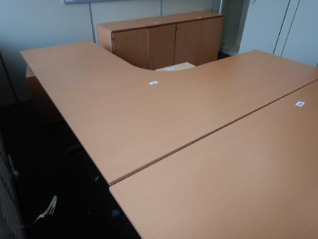 Schreibtisch Winkelkombination ca. 220x220 cm