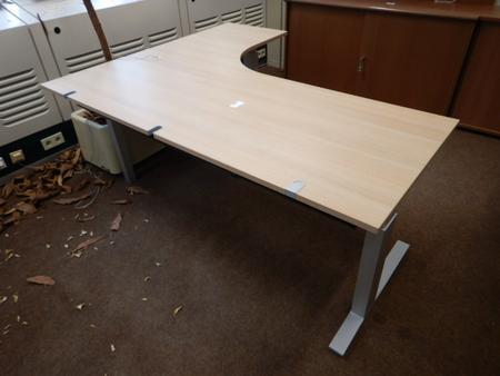 Schreibtisch Winkelkombination 200x160 cm