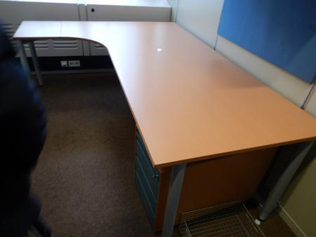 Schreibtisch Kombi ca. 240x180 cm