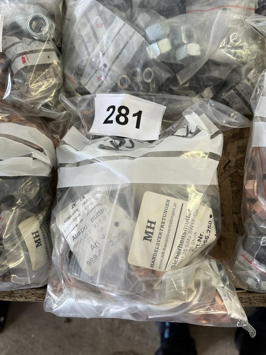Paket mit Auspuff-,Feingewinde- u. Sicherungsmuttern, Stehbolzen, Hitzeschutzscheiben u. Kupferdichtringe?d=2025-05-07 13:49:12