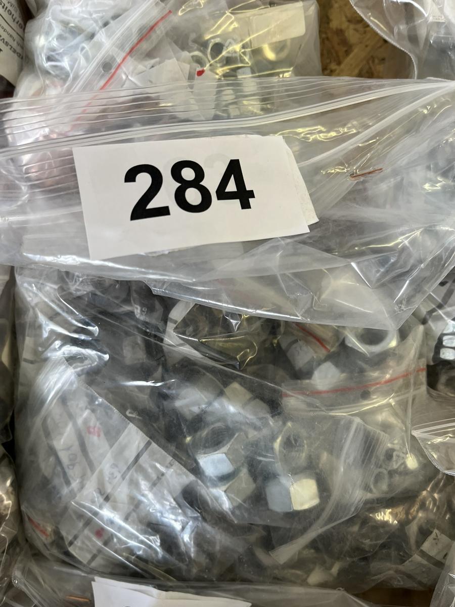 Paket mit Auspuff-,Feingewinde- u. Sicherungsmuttern, Stehbolzen, Hitzeschutzscheiben u. Kupferdichtringe?d=2025-05-05 16:20:04