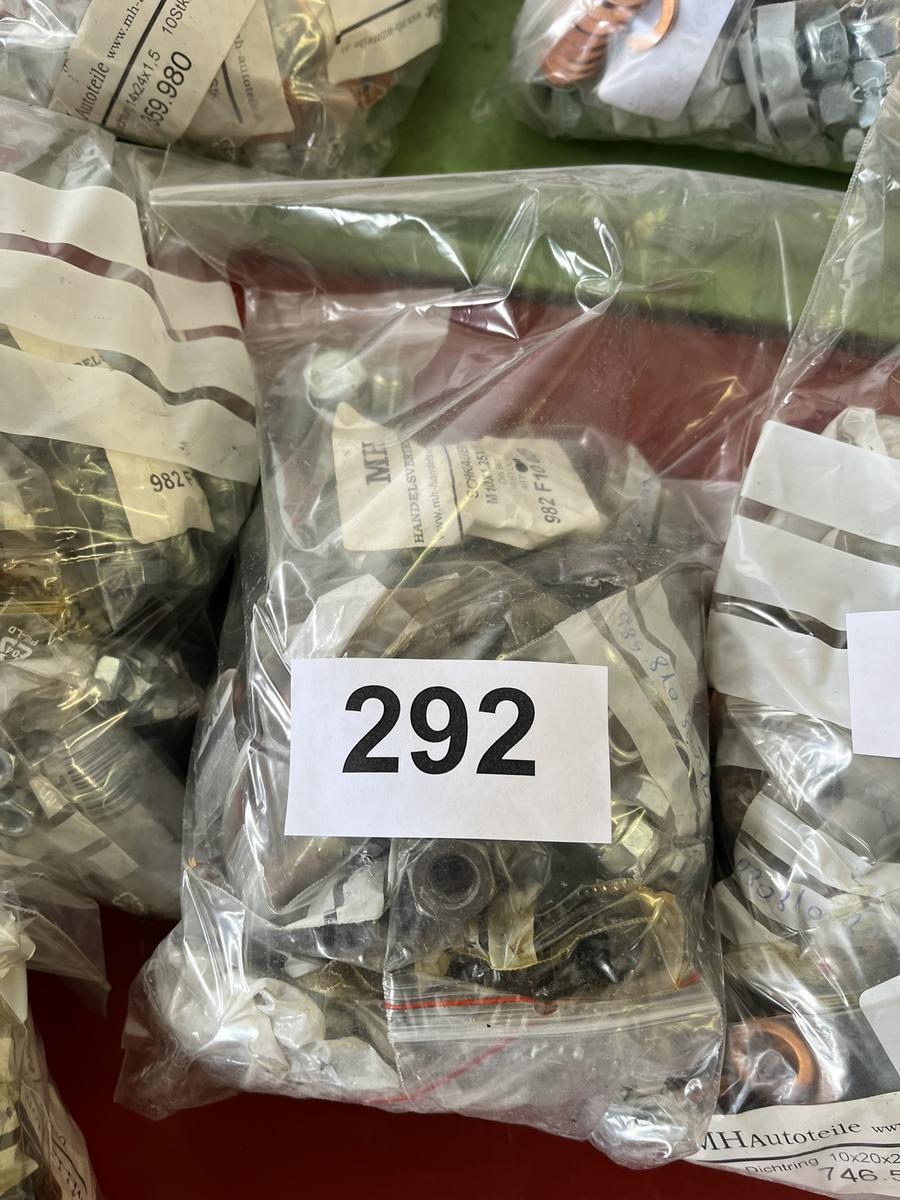Paket mit Auspuff-,Feingewinde- u. Sicherungsmuttern, Stehbolzen, Hitzeschutzscheiben u. Kupferdichtringe?d=2025-05-04 08:30:36