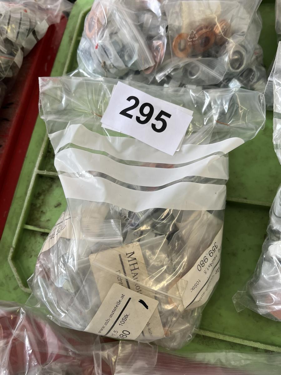 Paket mit Auspuff-,Feingewinde- u. Sicherungsmuttern, Stehbolzen, Hitzeschutzscheiben u. Kupferdichtringe?d=2025-05-03 02:14:55