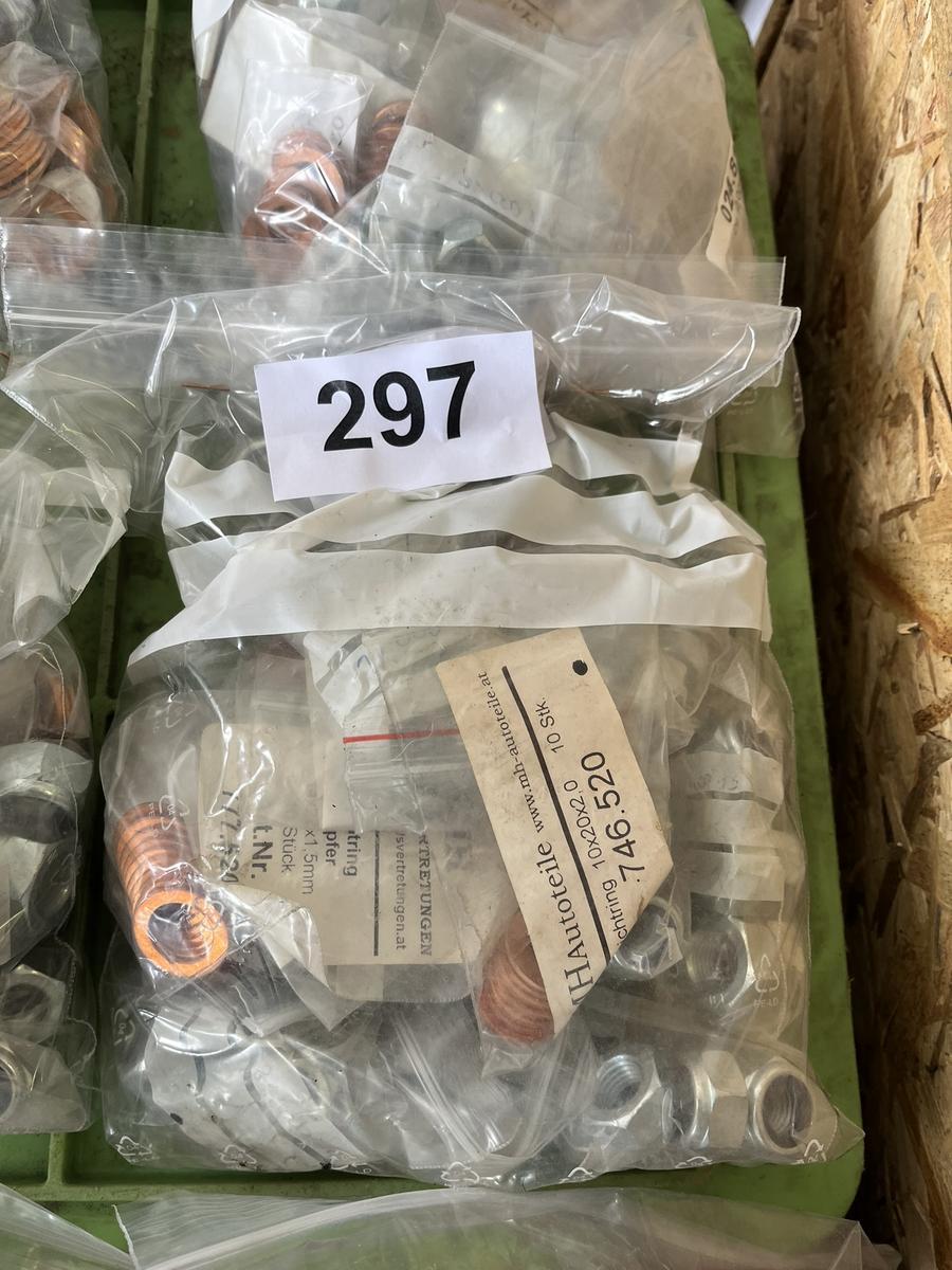 Paket mit Auspuff-,Feingewinde- u. Sicherungsmuttern, Stehbolzen, Hitzeschutzscheiben u. Kupferdichtringe?d=2025-05-02 03:30:59