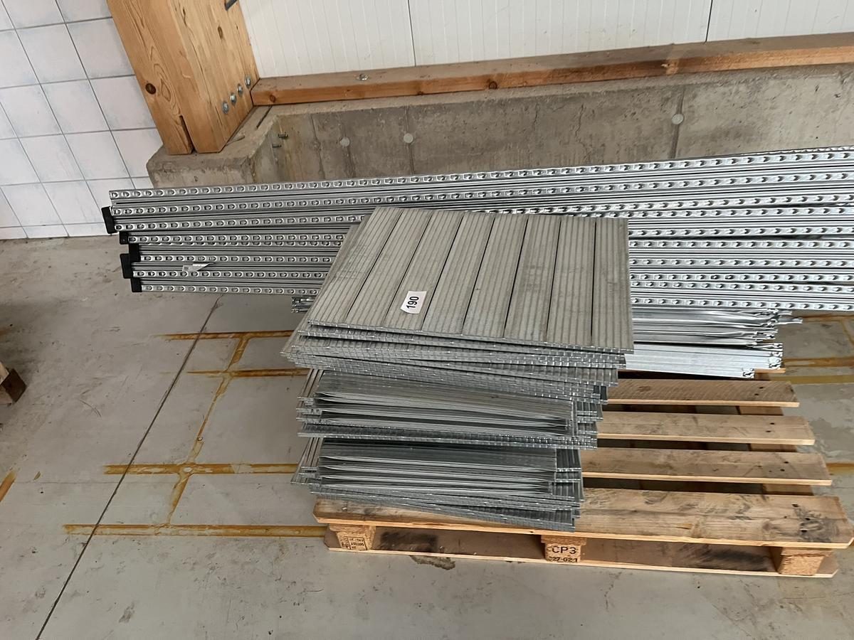 15 Laufmeter = 12 Stück Fachbodenregalsteher ca. 200 cm verzinkt plus Böden?d=2025-05-13 19:26:37