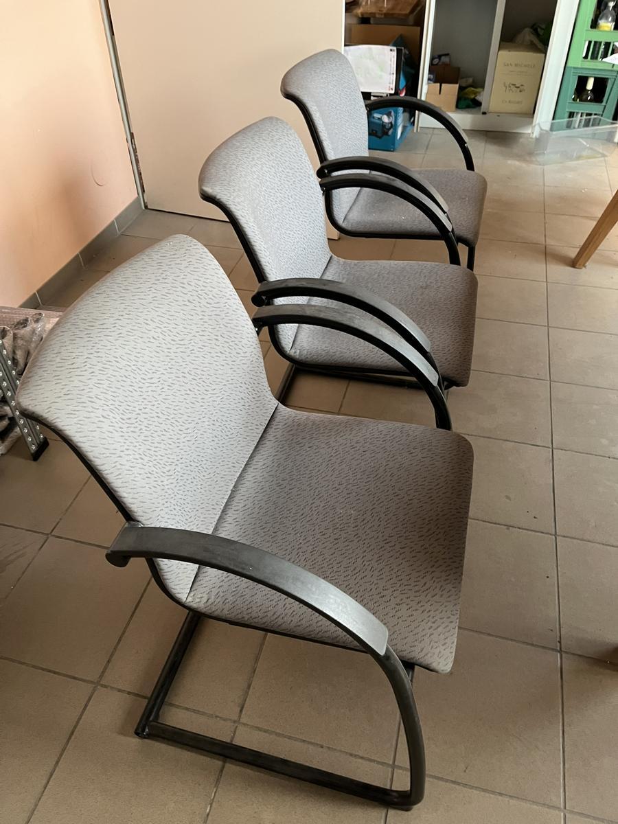 5 Stück Sozialraumstühle?d=2025-05-13 19:16:49