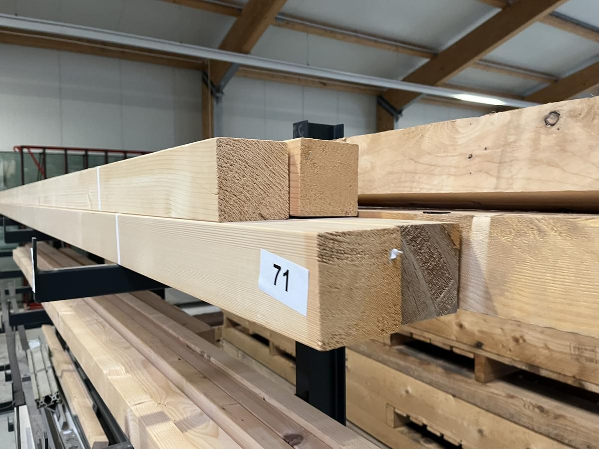 Posten Kanthölzer 7 Stk. 4 m 9/9 cm , 5 Stk. 3 m 7/4 cm?d=2025-05-13 15:55:15