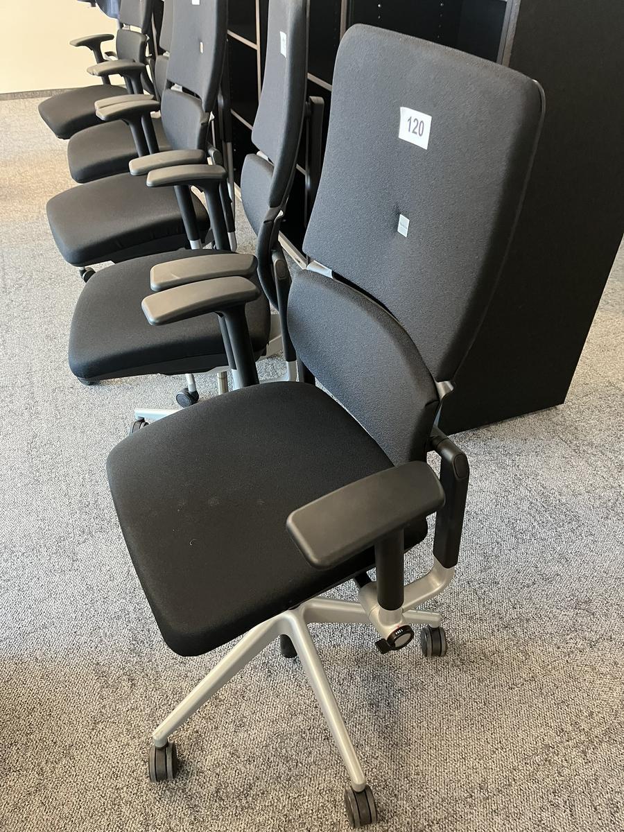 Steelcase Bürodrehstuhl mit Armlehne höhenverstellbar grün/schwarz