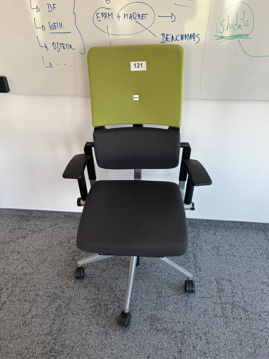 Steelcase Bürodrehstuhl anthrazit mit Armlehne höhenverstellbar