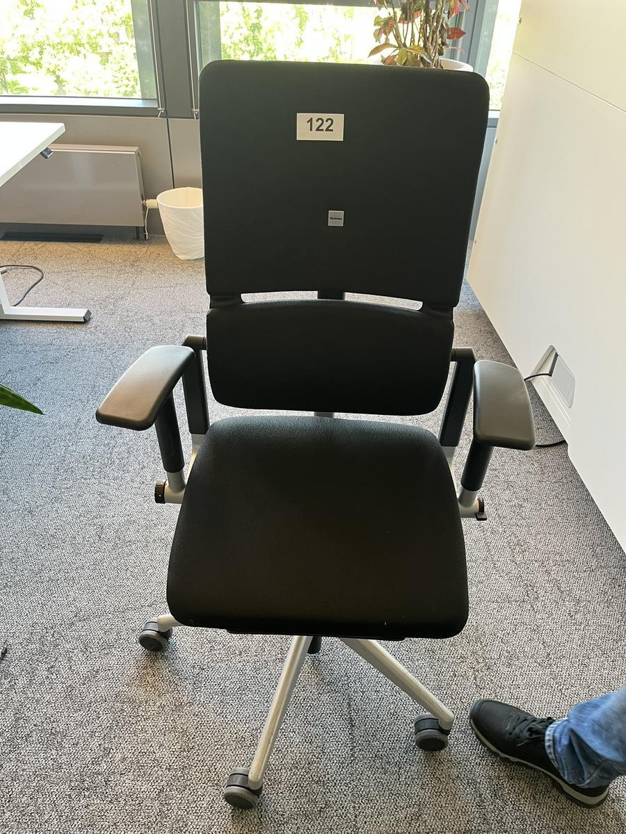 Steelcase Bürodrehstuhl anthrazit mit Armlehne höhenverstellbar